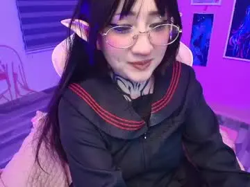 Chaturbate Live Sex Cam of miwaviolet