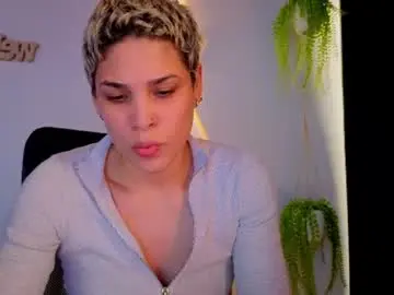 Chaturbate Live Sex Cam of laura_r23