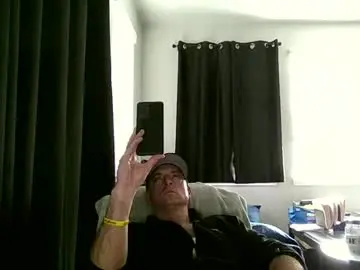 Chaturbate Live Sex Cam of caligrown1154