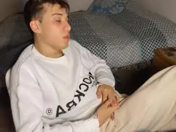 Chaturbate Free Porn Cam of kevinonly43