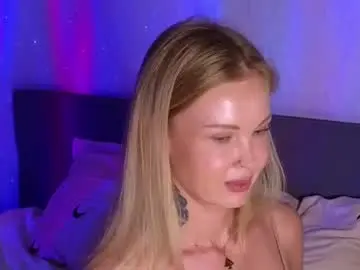 Chaturbate Live Sex Cam of larine_morgan