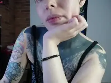 Chaturbate Live Sex Cam of maliceinwonderland25