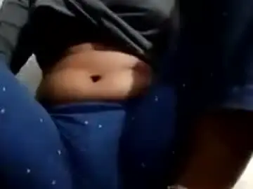 Chaturbate Free Porn Cam of roop_sexy642