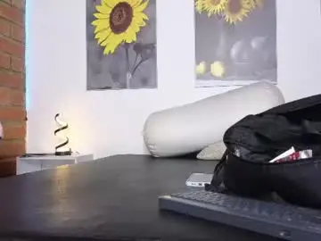 Chaturbate Live Sex Cam of kata_lhella