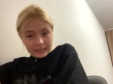 Chaturbate Live Sex Cam of richellearmentrout