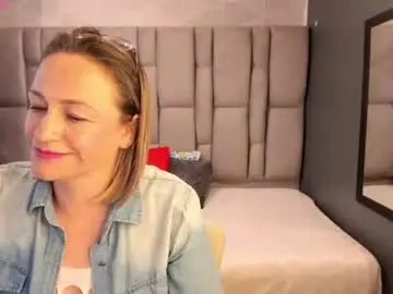 Chaturbate Free Porn Cam of charlot_milf