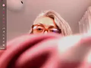 Chaturbate Live Sex Cam of sunnie_dayz