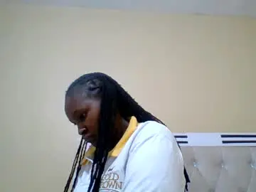 Chaturbate Live Sex Cam of smartqueen1