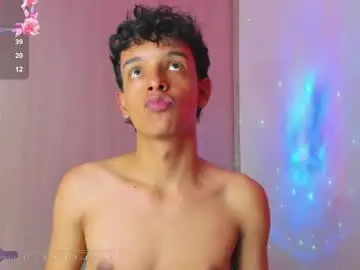 Chaturbate Free Porn Cam of maxfrost1