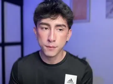 Chaturbate Nude Webcam of sweettaaron