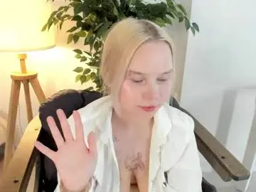 Chaturbate Free Porn Cam of shy_nikka_4you