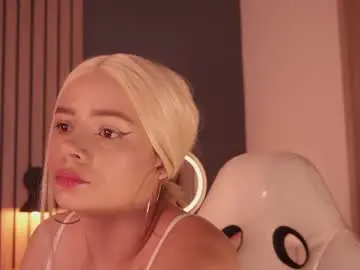 Chaturbate Watch Live Sex Cams of bella_adams_