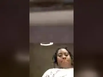 Chaturbate Live Sex Cam of carrie_goddess
