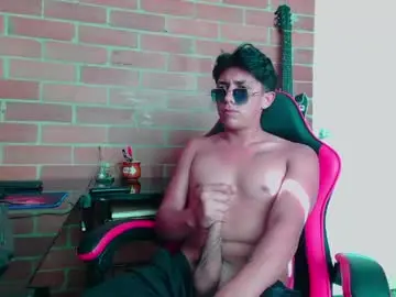 Chaturbate Free Live Porn of ethann2_