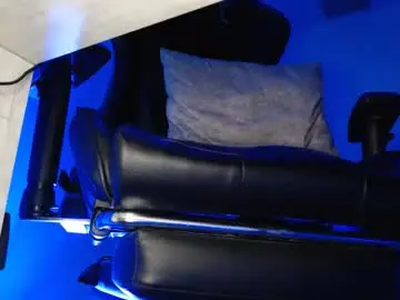 Chaturbate Live Sex Cam of woondeer17