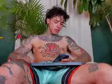 Chaturbate Best live sex cam show of aron_ford