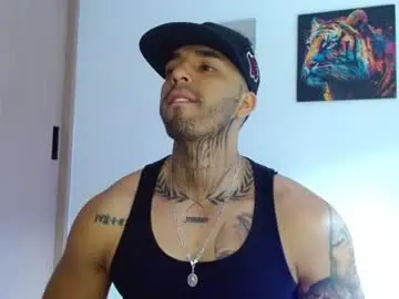 Chaturbate Nude Webcam of darius_phoenix