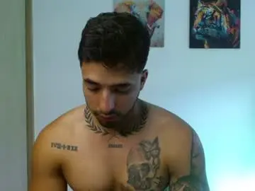 Chaturbate Sex Cam of darius_phoenix