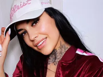 Imlive Live Porn of HottyNicole