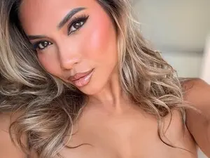 Myfreecams Adult Video Chat of ExoticLILYxo