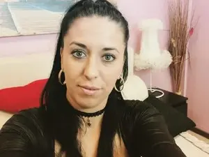 Myfreecams Free Live Porn of Aliceblack24