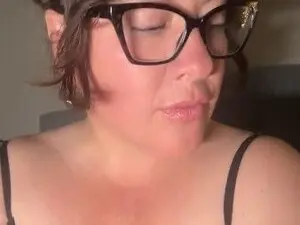 Myfreecams Watch Live Sex Cams of KellyVanRyan
