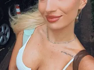 Myfreecams Free Porn Cam of Ella_Charm