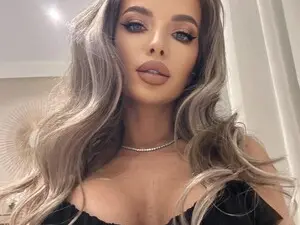 Myfreecams Free Porn Cam of AriannaBabe