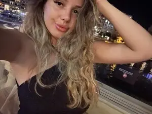 Myfreecams Live Sex of StrawberryHug