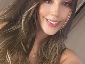 Myfreecams Nude Webcam of Emmi_royse
