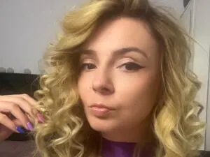 Myfreecams Watch Live Sex Cams of LovelyAria
