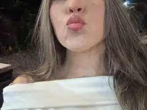 Myfreecams Live Sex Cam of lannacurv