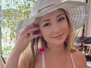 Myfreecams Nude Webcam of BellaAndersin
