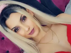 Myfreecams Nude Webcam of IsabelRose1