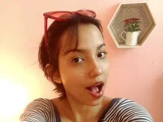Streamate Free Live Porn of Yara_Blair