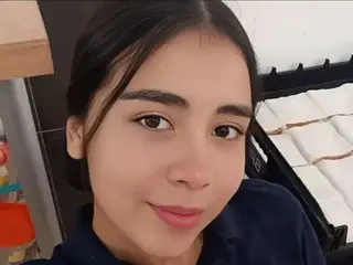 Streamate Live Sex Cam of Danna_Petite
