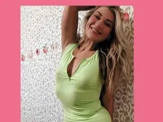 Streamate Live Sex Cam of KamiliaMae
