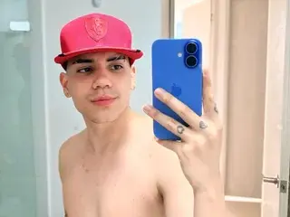 Streamate Adult Video Chat of LeoDaviss