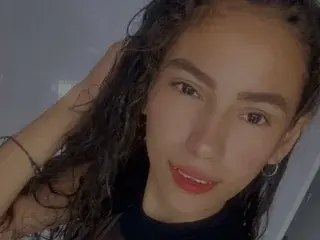 Streamate Free Porn Cam of evelin_shy