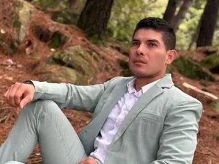 Streamate Best live sex cam show of Graysonn_Owen