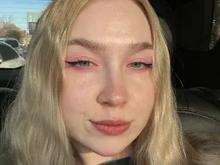 Streamate Watch Live Sex Cams of Lily_Flower69
