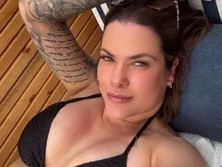 Streamate Private Sex Chat of TheNaughtyMilfNextDoor