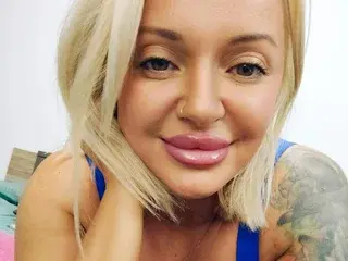 Streamate Adult Webcam of BustyEmaXX
