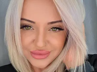 Streamate Private Sex Chat of BustyEmaXX