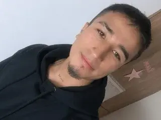 Streamate Free Porn Cam of DreamHoneySJ