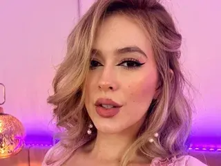 Streamate Live Porn of AnnieAdam