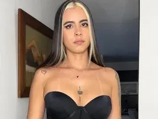 Streamate Live Sex Cam of Cinthyaskinny