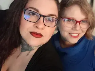 Streamate Free Porn Cam of mistressmara_sumleah_bdsm