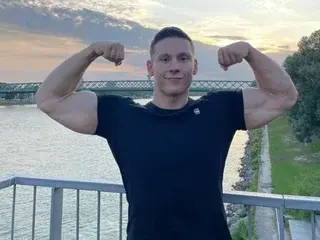 Streamate Free Porn Cam of ZeinMiracles