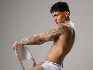 Streamate Free Porn Cam of santicoxx